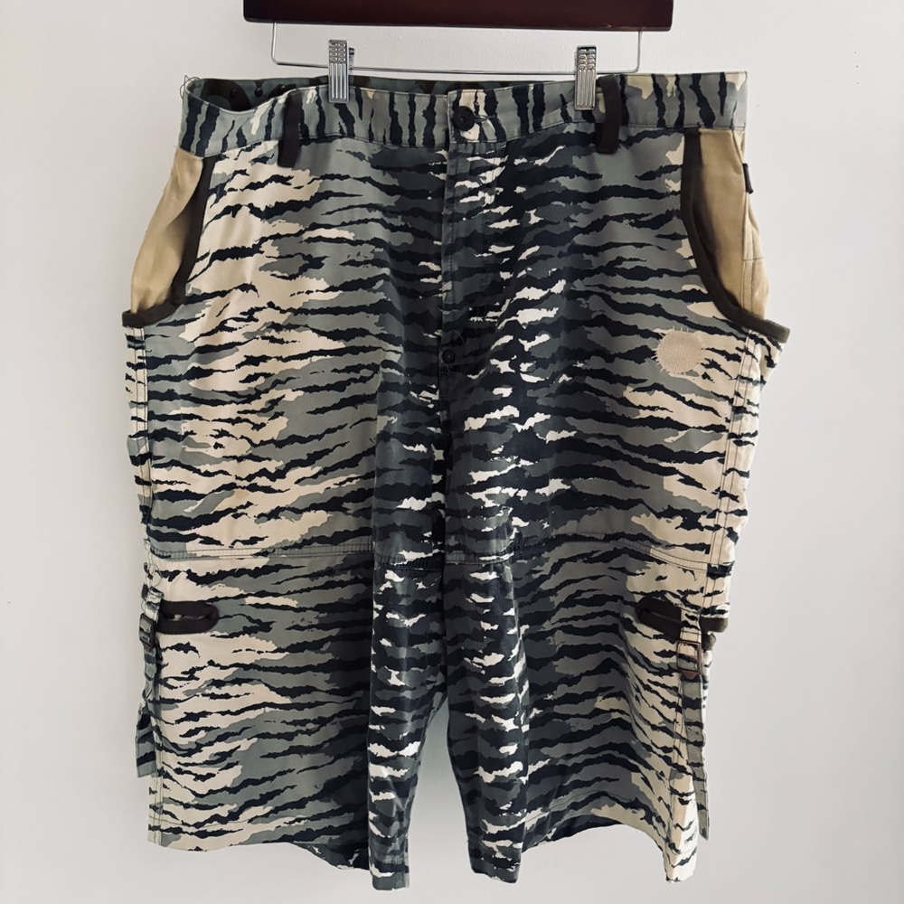 Sabit Men’s Camouflage Cargo Shorts Size 38
